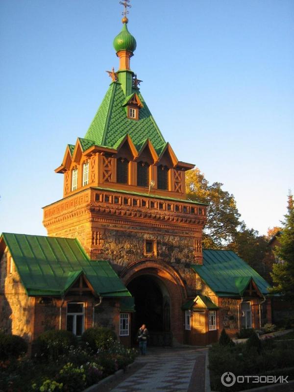 Пюхтицкий Успенский Ставропигиальный монастырь (Эстония, Куремяэ) фото