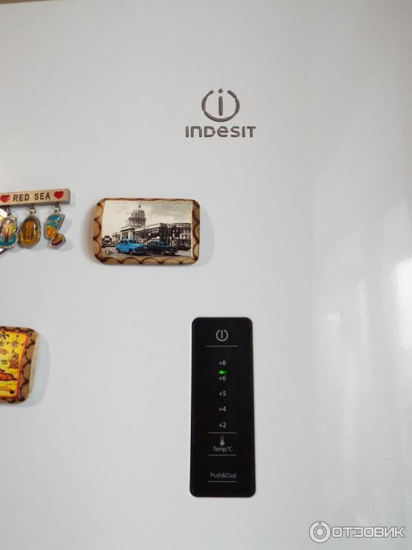 Холодильник Indesit DF 5200 W фото