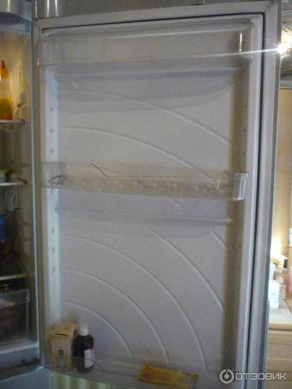Дверь холодильного отделения