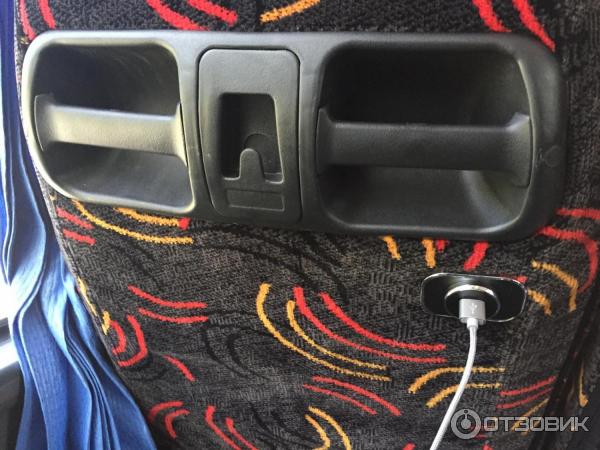 Зарядка для телефона в салоне автобуса