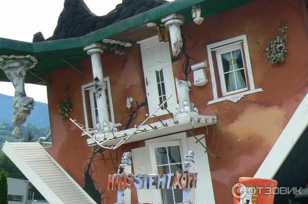 Дом вверх дном (Австрия, Терфенс) фото